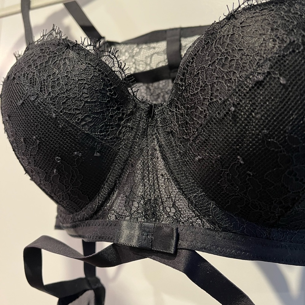 Like New Victoria’s Secret Lingerie, Black Lace, 34B